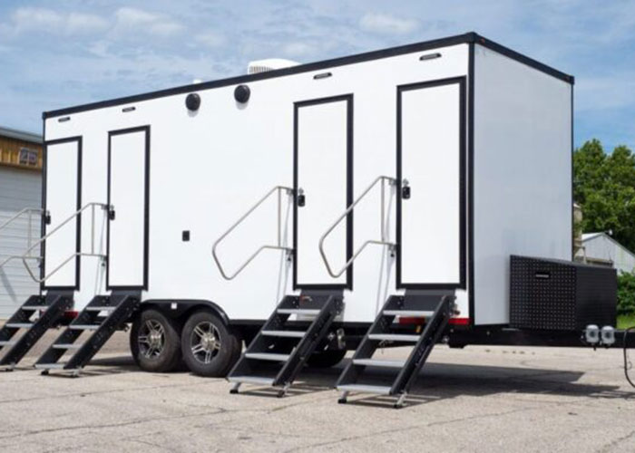 Outside-Diamond-4-stall